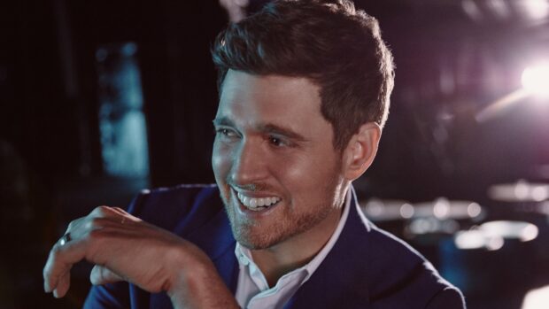 Michael Buble smiling candidly with dark background and lighting, HD Desktop Wallpaper