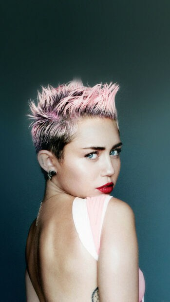 Miley Cirus wallpapers featuring a close up portrait of her with pink hair and red lips, HD Phone Wallpaper