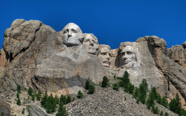 The Mount Rushmore carvings show four presidents on a mountain, 2K Desktop Wallpaper