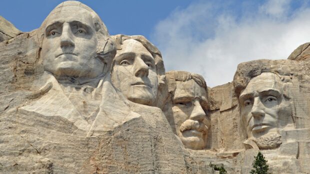 The Mount Rushmore monument shows the carved faces of four US presidents in granite, 2K Desktop Wallpaper