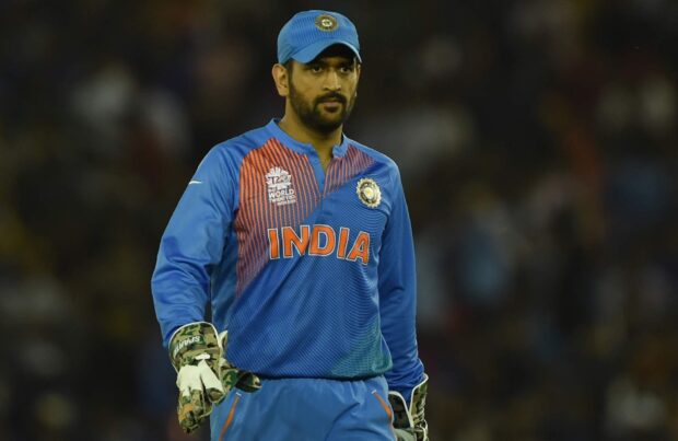 Ms Dhoni is focused during an intense cricket match representing India, HD Desktop Wallpaper