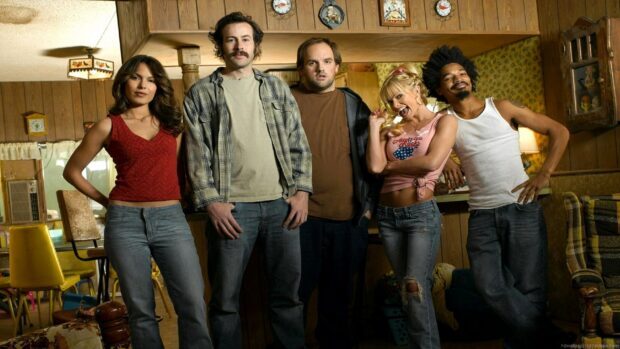 The main cast of My Name Is Earl is standing together in a rustic kitchen setting, My Name Is Earl Tv Series Wallpapers, HD Desktop Wallpaper