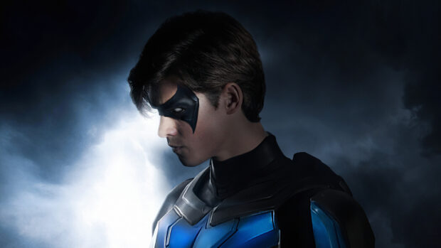 A close up of Nightwing wearing a blue and black suit from Titans TV series, 4K Desktop Wallpaper