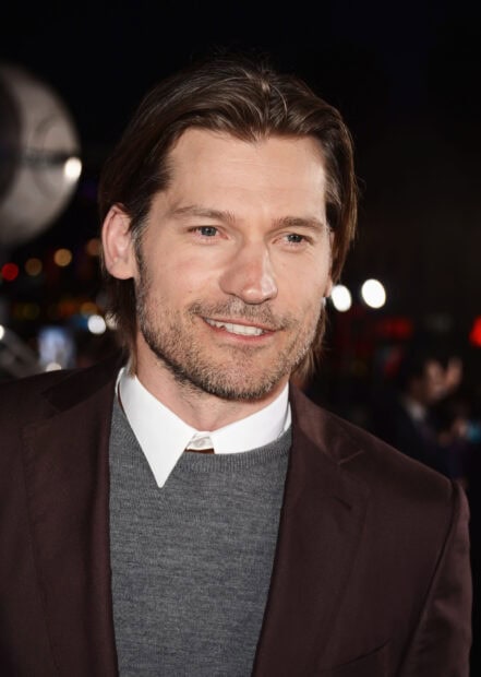 A close up portrait of Nikolaj Coster Waldau smiling at an event during the night, 2K Desktop Wallpaper