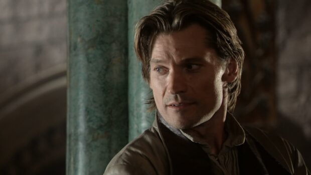 Nikolaj Coster Waldau looks to the side with a thoughtful expression, HD Desktop Wallpaper