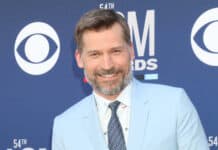 Nikolaj Coster Waldau smiles warmly wearing a light blue suit and patterned tie, HD Desktop Wallpaper