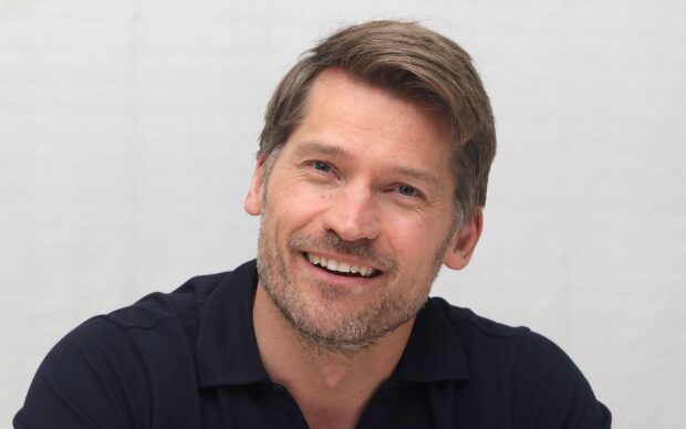 Nikolaj Coster Waldau smiles with a friendly expression and casual attire, HD Desktop Wallpaper