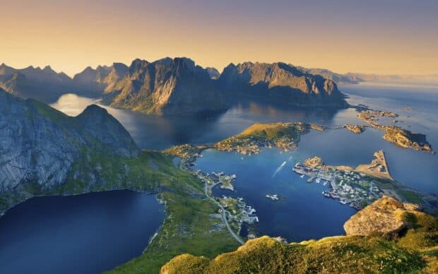 The Norwegian fjords show rugged mountains and calm waters, HD Desktop Wallpaper