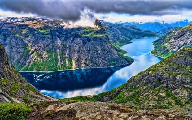 A beautiful Norwegian fjords landscape with clear water and rocky mountains, HD Desktop Wallpaper