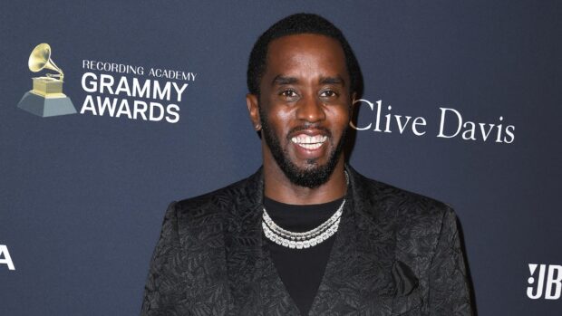 P Diddy Sean Combs smiling at a Grammy Awards ceremony, 2K Desktop Wallpaper