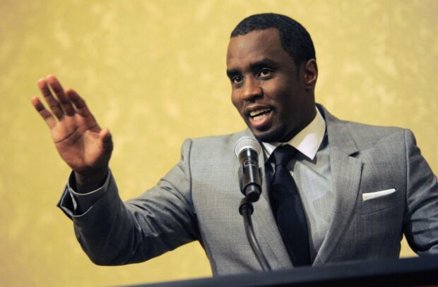 P Diddy Sean Combs speaking at a microphone during an event, HD Desktop Wallpaper