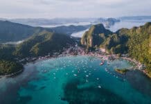 A beautiful view of Palawan with clear blue waters and lush green mountains, HD Desktop Wallpaper