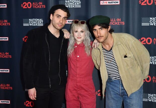 Paramore wallpapers feature the band posing together at an event, HD Desktop Wallpaper