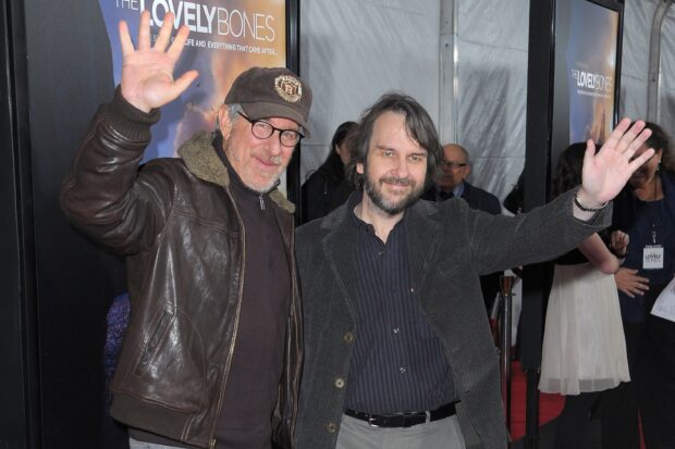 Peter Jackson and Steven Spielberg are waving together at a public event, 2K Desktop Wallpaper