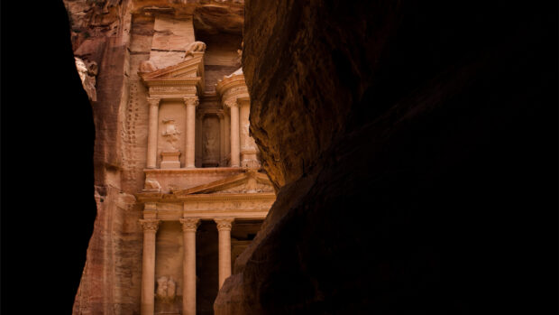 The historic temple carved into the rock face is a symbol of Petra Jordan Wallpapers, 4K Desktop Wallpaper
