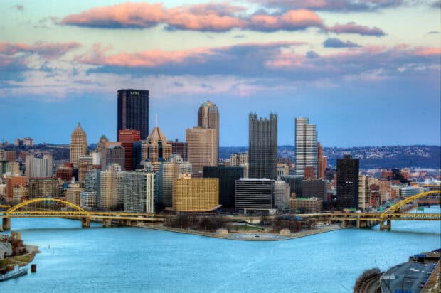 A clear view of Pittsburgh skyline featuring the city's iconic buildings and bridges, 2K Desktop Wallpaper