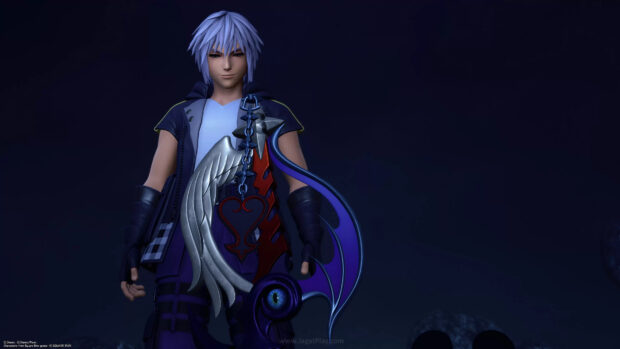 Riku from Kingdom Hearts is holding a unique keyblade with a winged design against a dark background, 4K Desktop Wallpaper