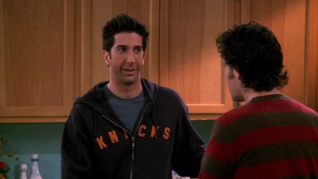 Ross is talking to a friend in the kitchen scene from Friends, HD Desktop Wallpaper