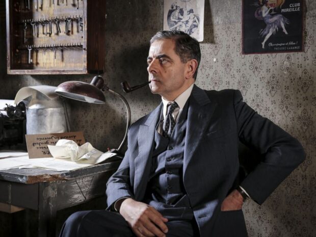 Rowan Atkinson is sitting thoughtfully in a vintage room with a pipe, HD Desktop Wallpaper