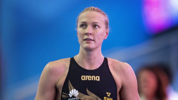 Sarah Sjostrom is looking focused after a swim at a competition, HD Desktop Wallpaper