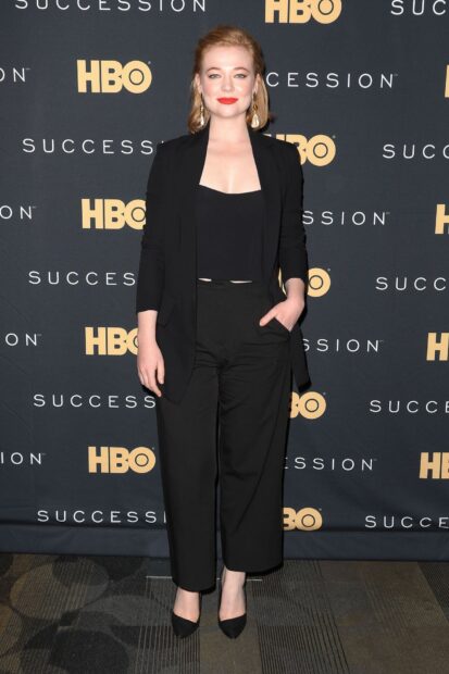 Sarah Snook wallpapers at an HBO Succession event posing confidently, HD Mobile Wallpaper