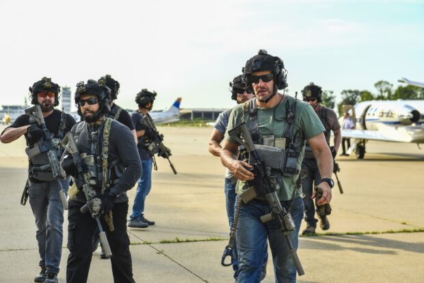 Soldiers in tactical gear prepare for action in the Seal Team Tv Series, 2K Desktop Wallpaper