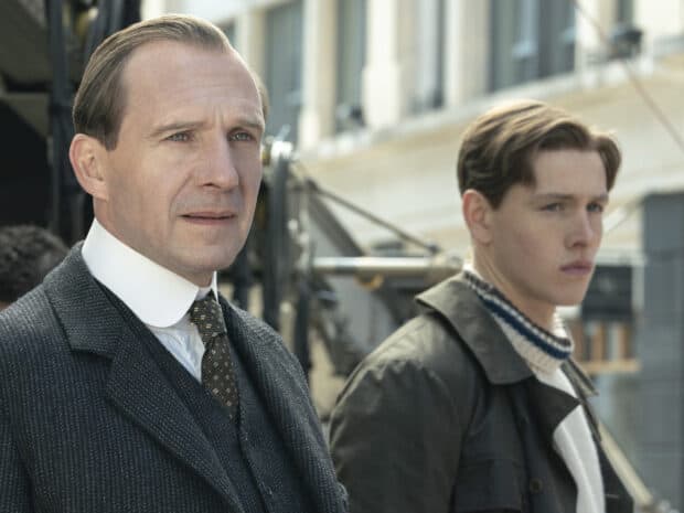 Ralph Fiennes wallpapers show two men standing outdoors in vintage attire, 2K Desktop Wallpaper