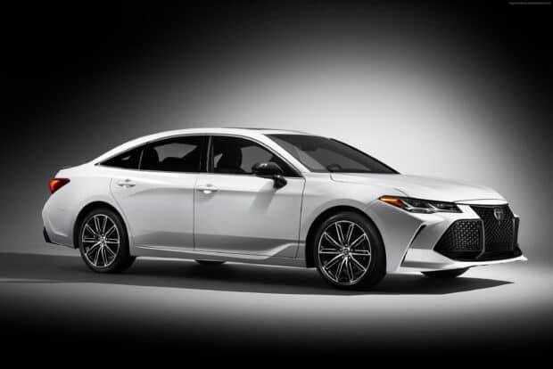 A white Toyota Avalon is showcased with modern styling and sharp details, 2K Desktop Wallpaper
