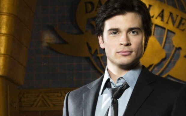 A close up of a man in a suit from Smallville Tv Series Wallpapers, HD Desktop Wallpaper