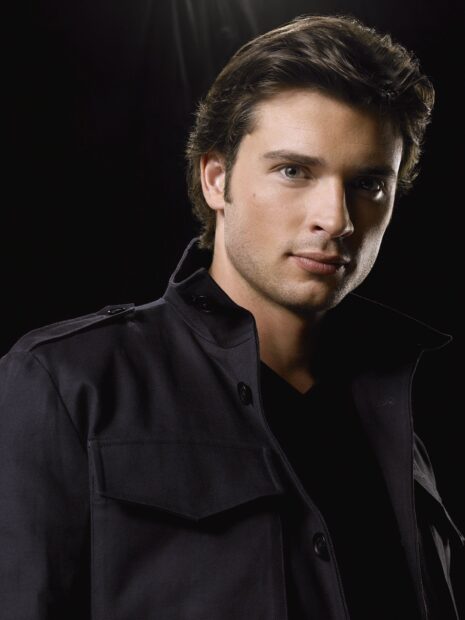 A close up portrait of the main character from Smallville Tv Series with dark clothing, HD Desktop Wallpaper
