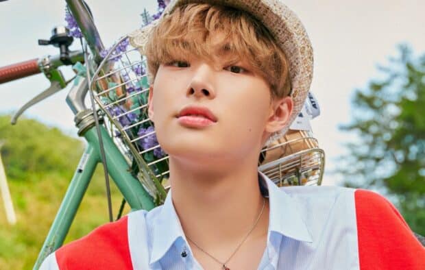 Song Min Gi Ateez poses near a bicycle with flowers outdoors, HD Desktop Wallpaper