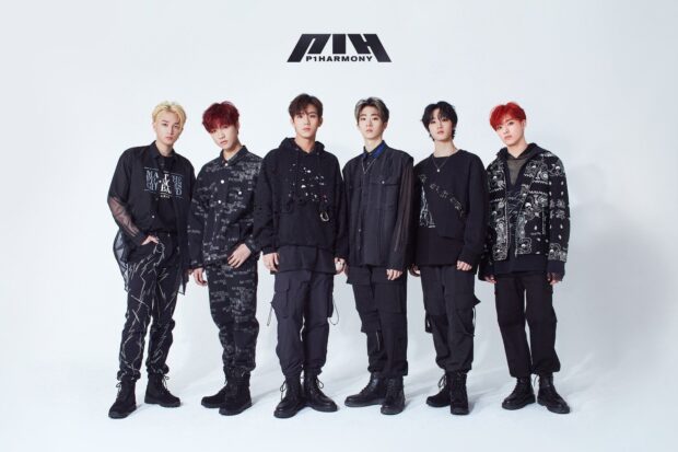 Six members of Soul P1Harmony standing in black outfits, HD Desktop Wallpaper