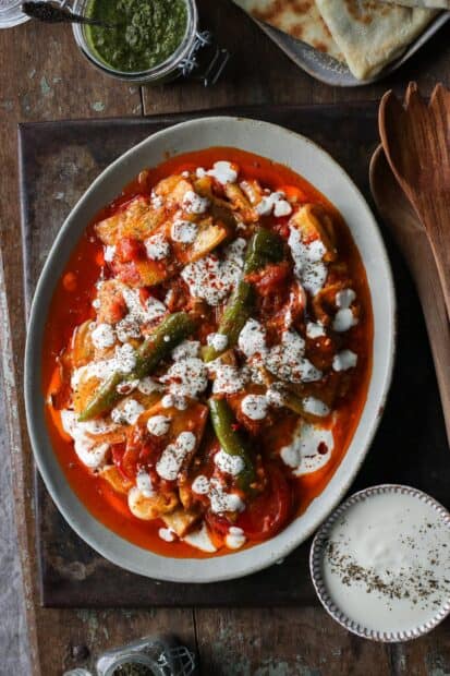 A delicious dish with peppers and creamy white sauce served on a plate, HD Mobile Wallpaper