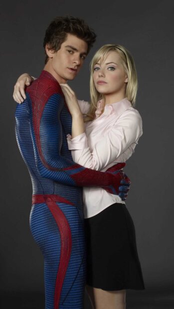 Andrew Garfield dressed as Spider Man embraces Emma Stone in a casual pose, 2K Phone Wallpaper