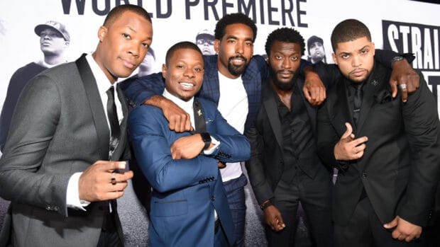 The cast of Straight Outta Compton is posing together at the world premiere event, HD Desktop Wallpaper