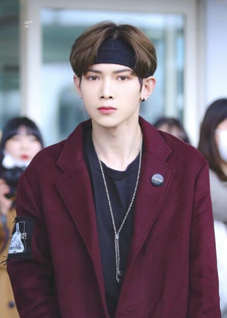 Kang Yeo Sang Wallpapers, A young man with a black headband and maroon coat poses confidently, showcasing Kang Yeo Sang Wallpapers, HD Mobile Wallpaper