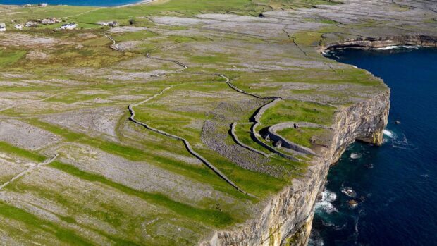 The Aran Islands show rugged cliffs and grassland meeting the deep blue ocean, HD Desktop Wallpaper