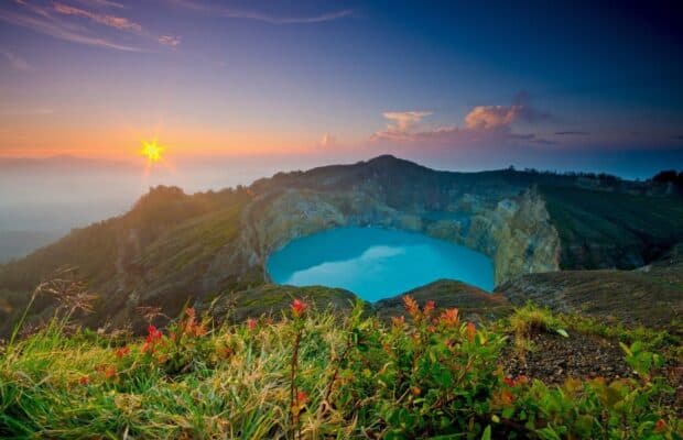 The Azores features a volcanic crater lake surrounded by lush greenery, HD Desktop Wallpaper