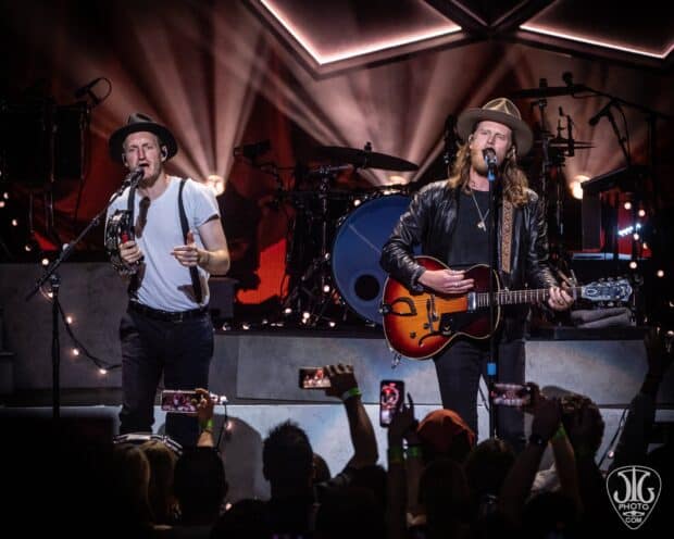 The Lumineers Wallpapers capture the band singing and playing instruments during a concert, HD Desktop Wallpaper