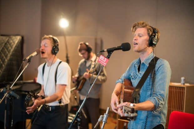 The Lumineers are playing music with acoustic instruments in a studio, HD Desktop Wallpaper
