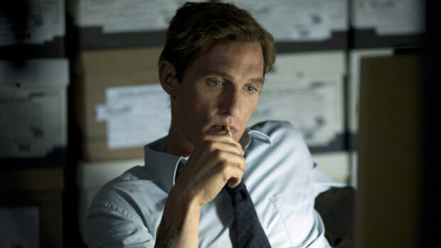 A man in a shirt and tie is deep in thought holding a cigarette in the True Detective TV series, HD Desktop Wallpaper