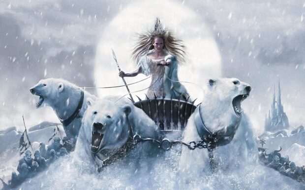 Tilda Swinton stands commanding with three roaring polar bears in a snowy landscape, HD Desktop Wallpaper