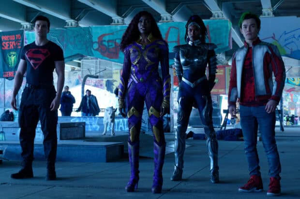 The main characters of the Titans TV series stand together in an urban setting, HD Desktop Wallpaper