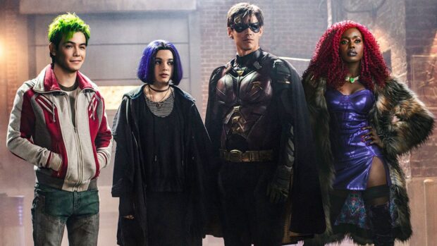 Four Titans characters stand together in costume from the Titans TV series, HD Desktop Wallpaper