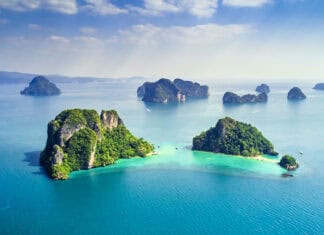 A beautiful view of tropical islands surrounded by turquoise water in Phuket Wallpapers, HD Desktop Wallpaper