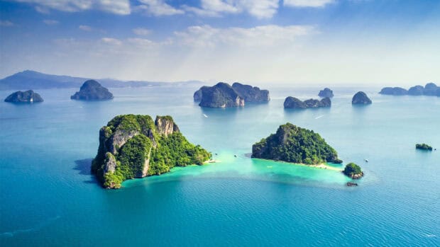 A beautiful view of tropical islands surrounded by turquoise water in Phuket Wallpapers, HD Desktop Wallpaper