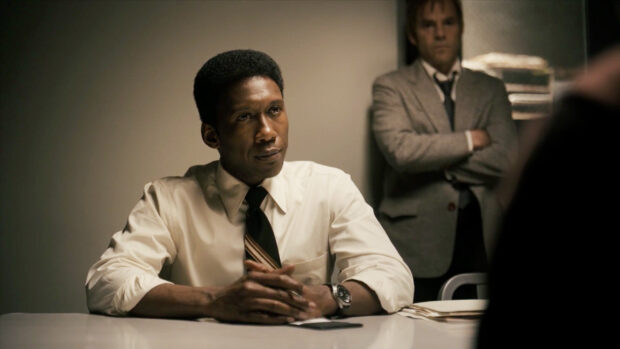 The scene shows a focused man during an intense interrogation in True Detective tv series, HD Desktop Wallpaper