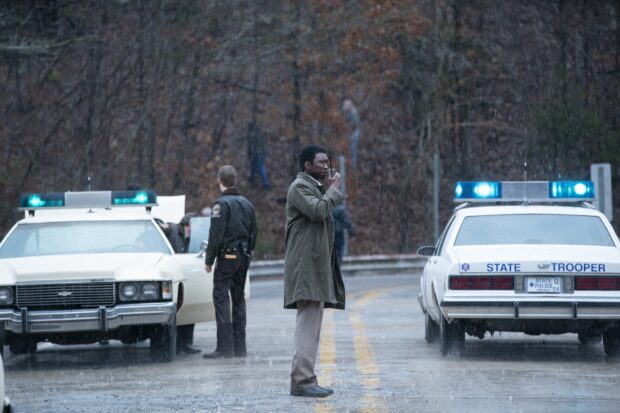 A man talks on a radio at a police roadblock in the True Detective Tv Series, HD Desktop Wallpaper