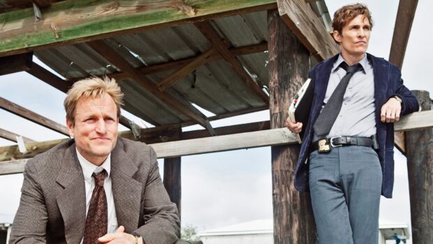 Two detectives investigate crimes in a rural setting in True Detective tv series, HD Desktop Wallpaper