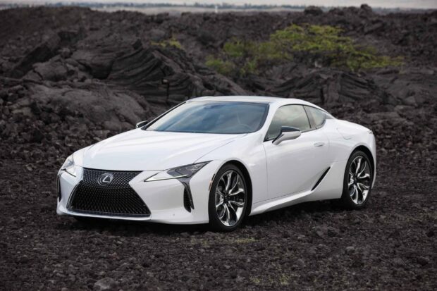 A sleek Lexus LC blends luxury and sportiness, 2K Desktop Wallpaper